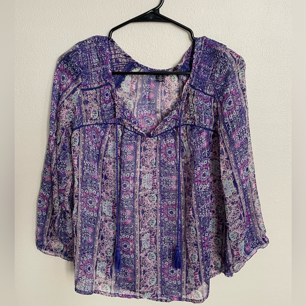 American Eagle, size Small blouse, sheer, paisley print, peasant style